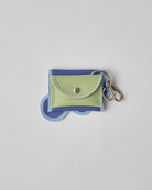 nori enomoto wave purse 2つのポケットとカラビナ付きの多機能パスケース。ギフトに最適なコンパクトなデザイン。ユニセックスでミニ財布としても活躍。