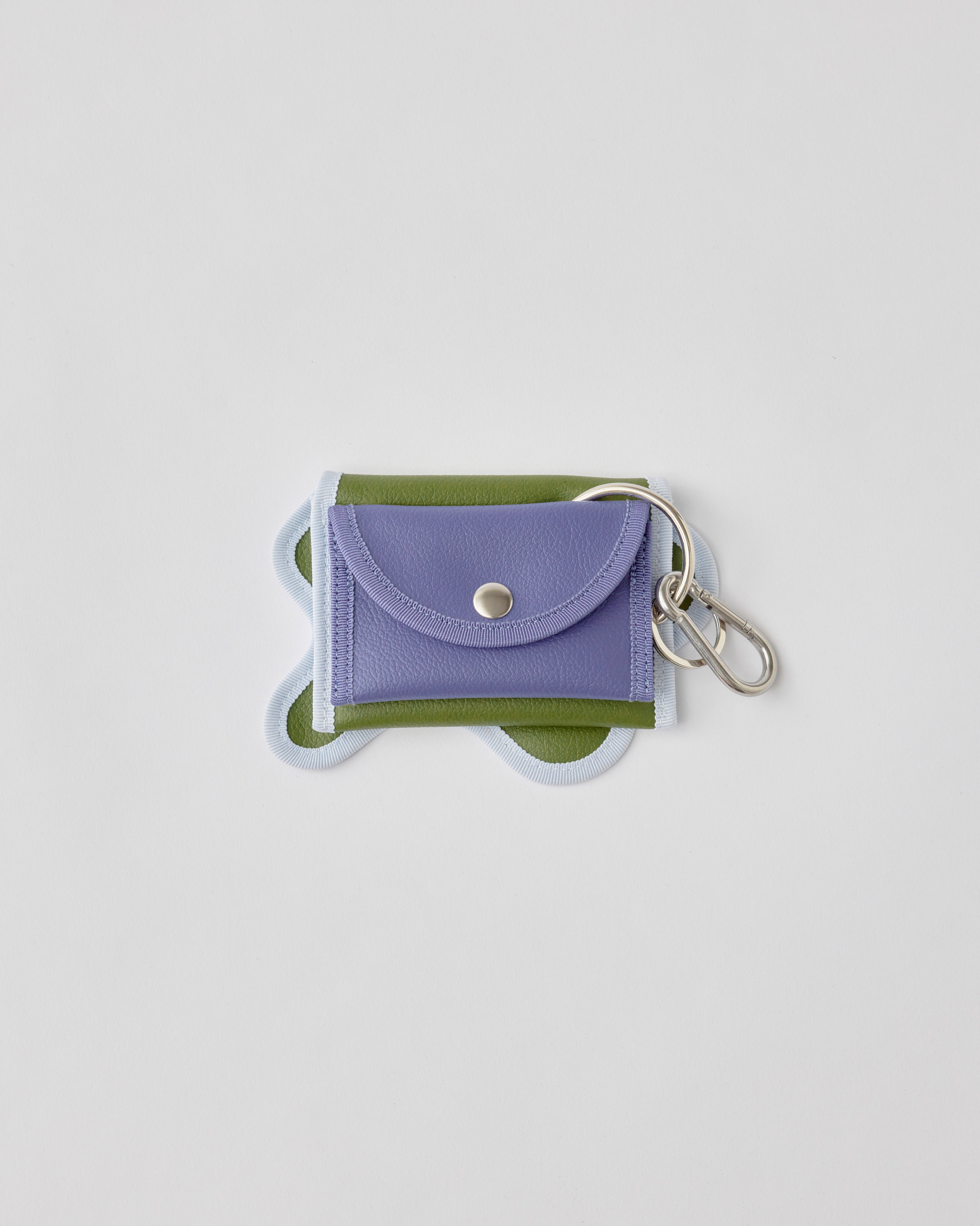 nori enomoto wave purse 2つのポケットとカラビナ付きの多機能パスケース。ギフトに最適なコンパクトなデザイン。ユニセックスでミニ財布としても活躍。