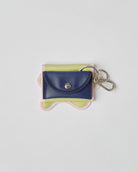 nori enomoto wave purse 2つのポケットとカラビナ付きの多機能パスケース。ギフトに最適なコンパクトなデザイン。ユニセックスでミニ財布としても活躍。