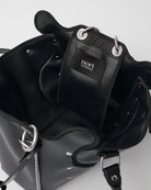 nori enomoto dimanche nuit 形が変わる2WAYショルダーバッグ。350mlペットボトル対応。取り外し可能なサイドハンドル。マグネット開閉。内側にポケット2つ。