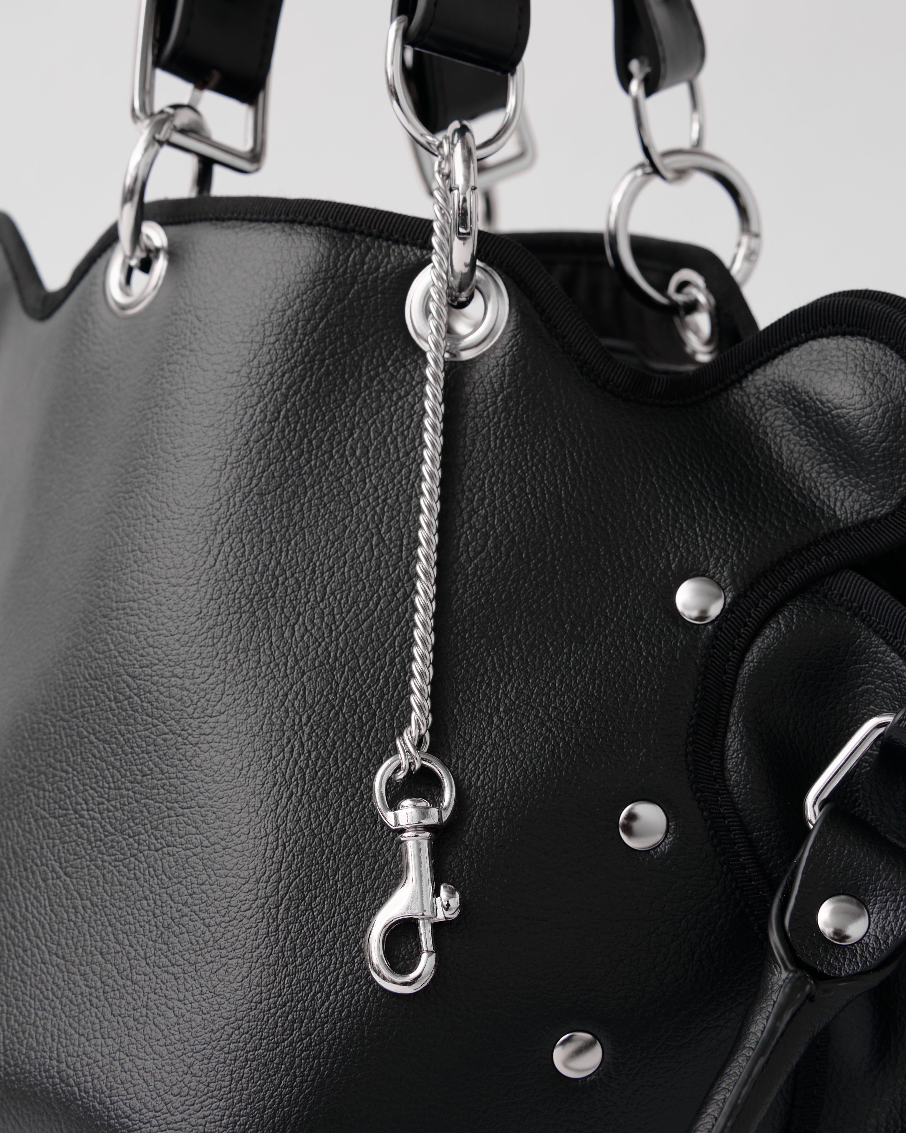 nori enomoto dimanche nuit 形が変わる2WAYショルダーバッグ。350mlペットボトル対応。取り外し可能なサイドハンドル。マグネット開閉。内側にポケット2つ。