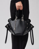 nori enomoto dimanche nuit 形が変わる2WAYショルダーバッグ。350mlペットボトル対応。取り外し可能なサイドハンドル。マグネット開閉。内側にポケット2つ。