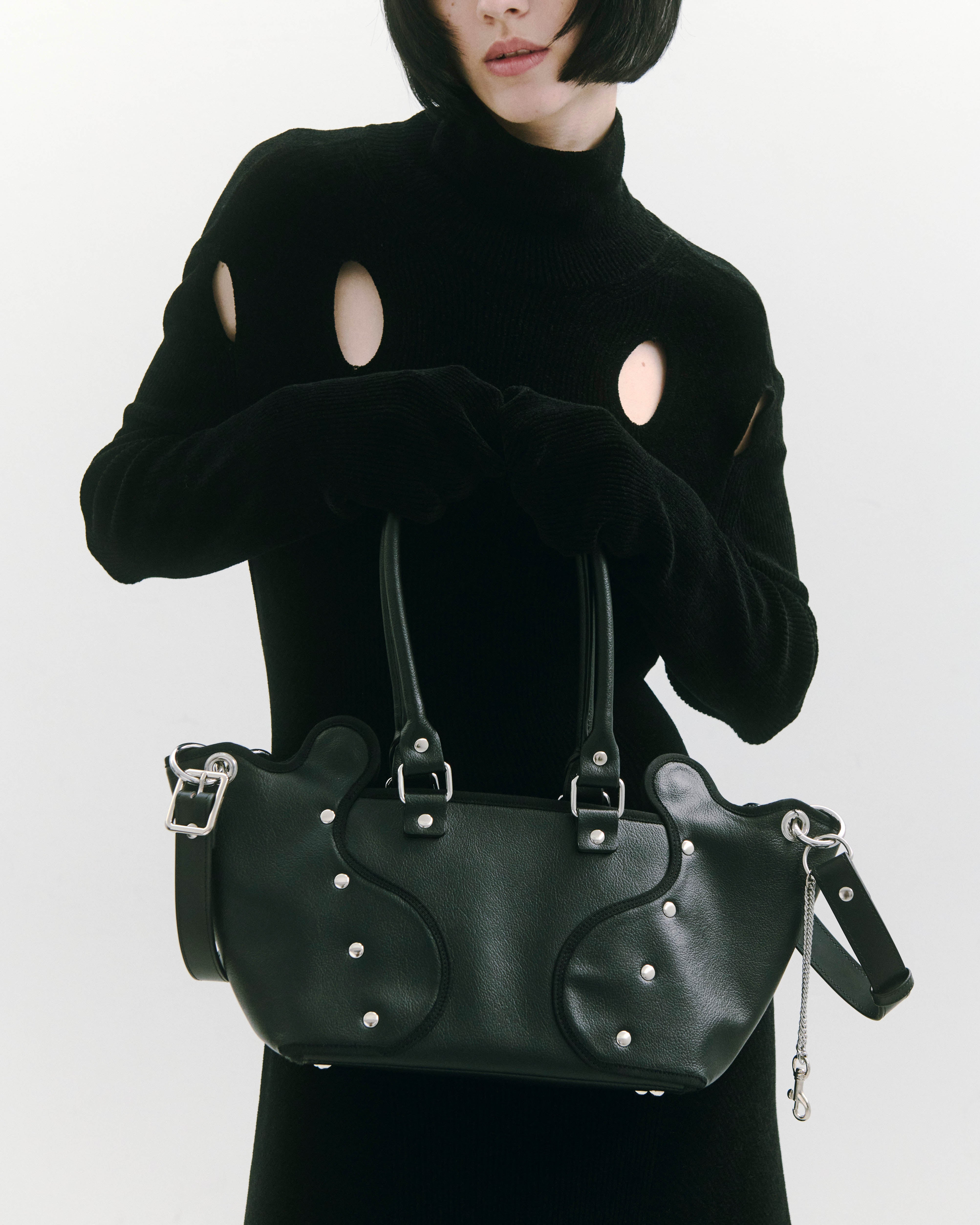 nori enomoto dimanche nuit 形が変わる2WAYショルダーバッグ。350mlペットボトル対応。取り外し可能なサイドハンドル。マグネット開閉。内側にポケット2つ。