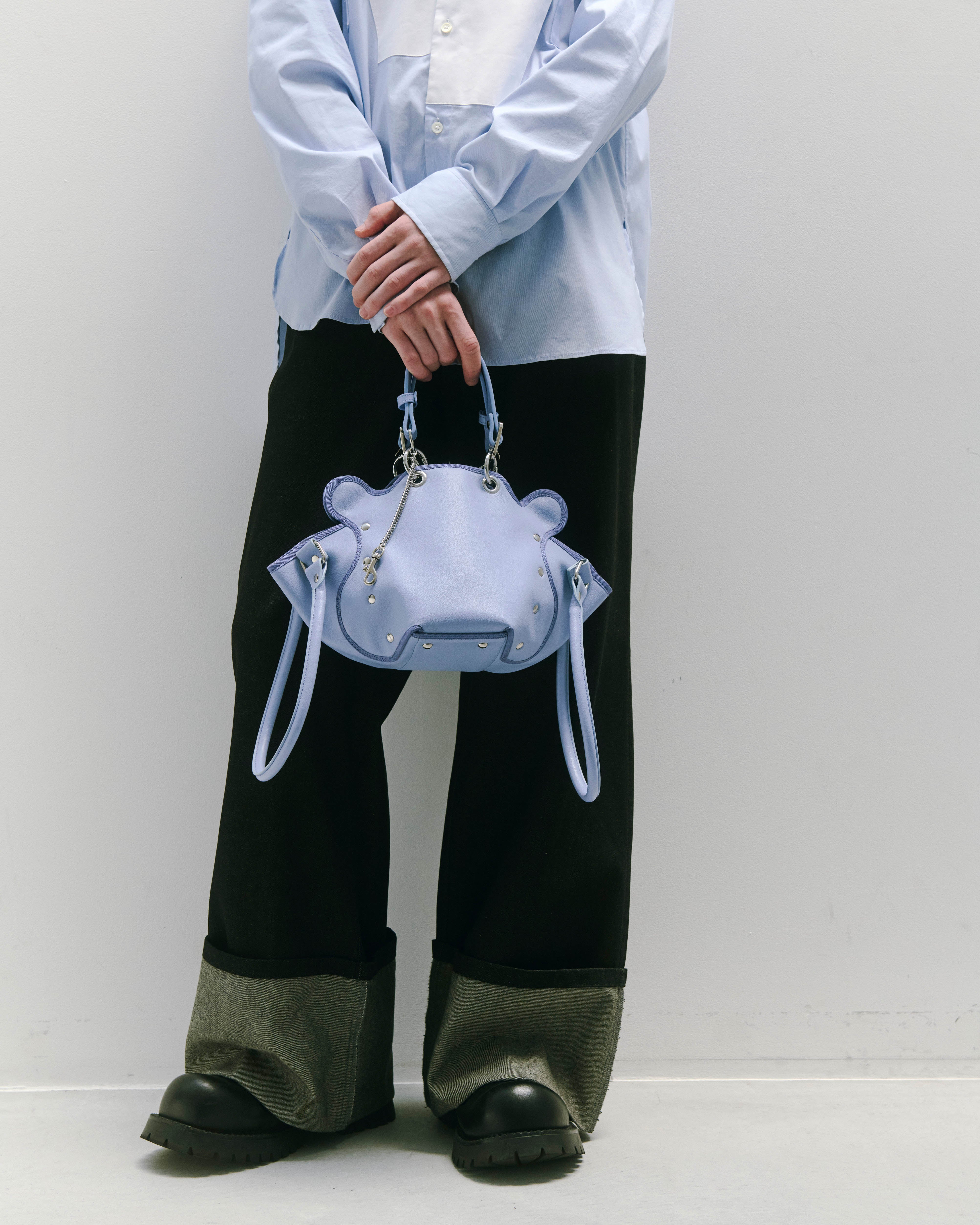 nori enomoto dimanche nuit 形が変わる2WAYショルダーバッグ。350mlペットボトル対応。取り外し可能なサイドハンドル。マグネット開閉。内側にポケット2つ。