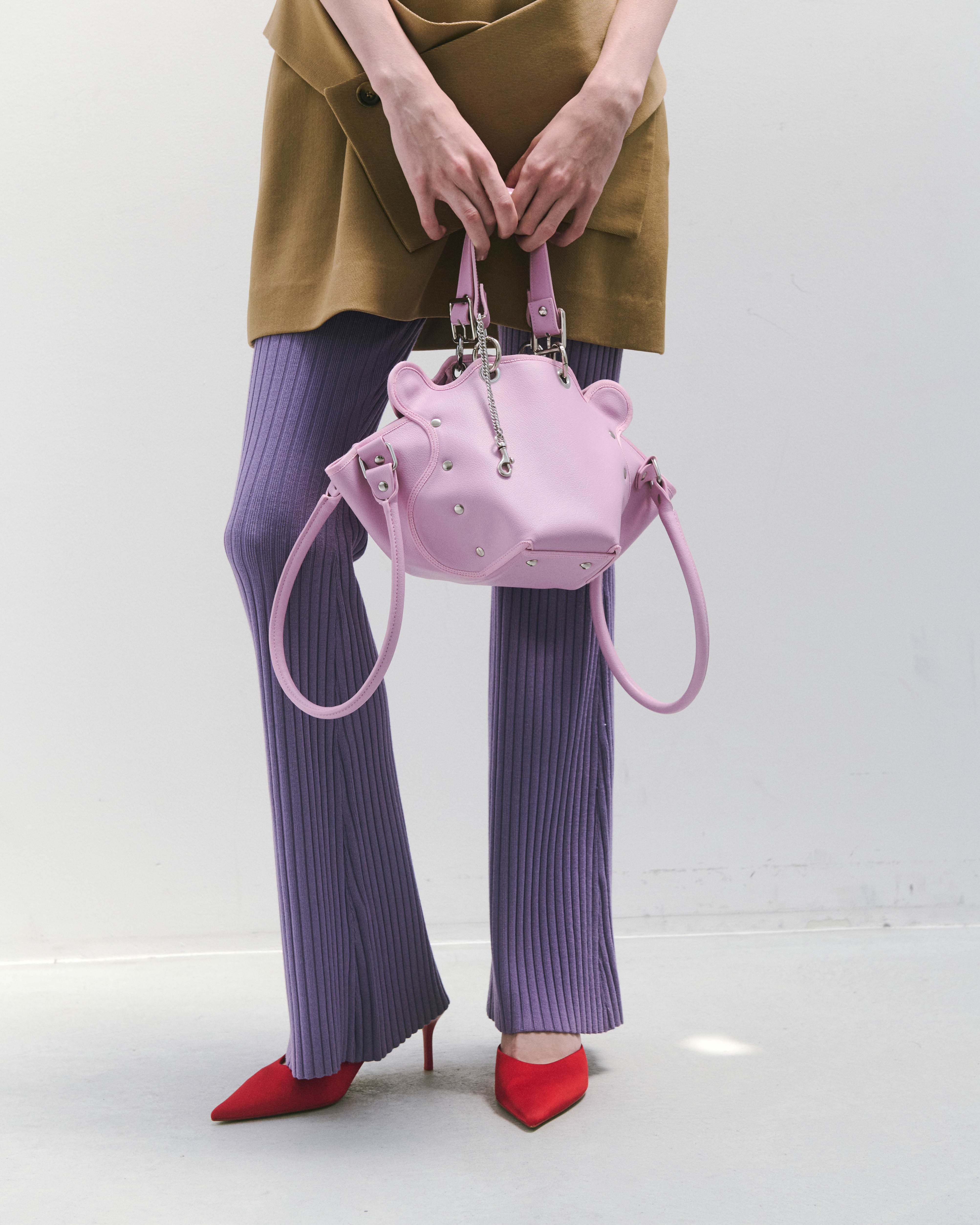 nori enomoto dimanche nuit 形が変わる2WAYショルダーバッグ。350mlペットボトル対応。取り外し可能なサイドハンドル。マグネット開閉。内側にポケット2つ。