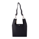 nori enomoto jeudi soir petit 軽量コンパクトなショルダーバッグ。クロスボディ対応のチェーン付きで旅行やお出かけに最適。内ポケット付き。チャームが付けられるDカンあり。ショルダーベルトは取り外し可能。