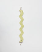 nori enomoto jeudi soir petit 軽量コンパクトなショルダーバッグ。クロスボディ対応のチェーン付きで旅行やお出かけに最適。内ポケット付き。チャームが付けられるDカンあり。ショルダーベルトは取り外し可能。