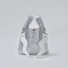 nori enomoto jeudi soir petit 軽量コンパクトなショルダーバッグ。クロスボディ対応のチェーン付きで旅行やお出かけに最適。内ポケット付き。チャームが付けられるDカンあり。ショルダーベルトは取り外し可能。