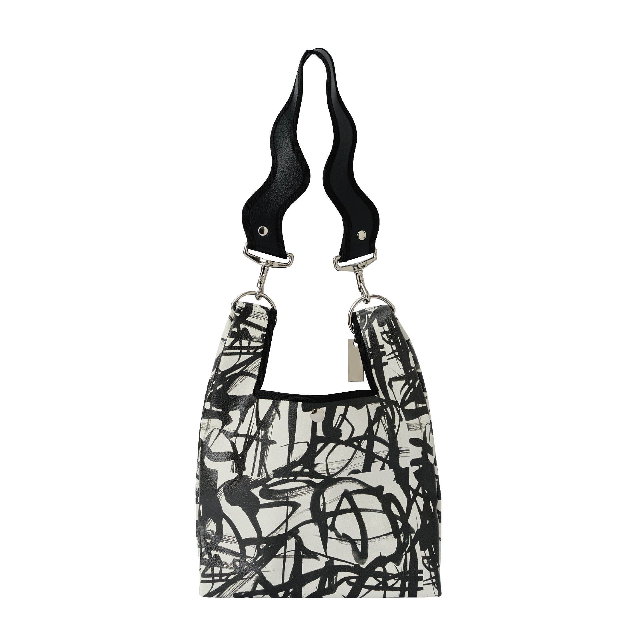 nori enomoto jeudi soir petit 軽量コンパクトなショルダーバッグ。クロスボディ対応のチェーン付きで旅行やお出かけに最適。内ポケット付き。チャームが付けられるDカンあり。ショルダーベルトは取り外し可能。