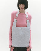 nori enomoto jeudi soir A4サイズ対応の2WAYショルダーバッグ。軽量かつ大容量で、通勤・通学やデイリーユースに最適。取り外し可能なショルダーベルトと、チャームが付けられるDカン付き。内ポケットあり。