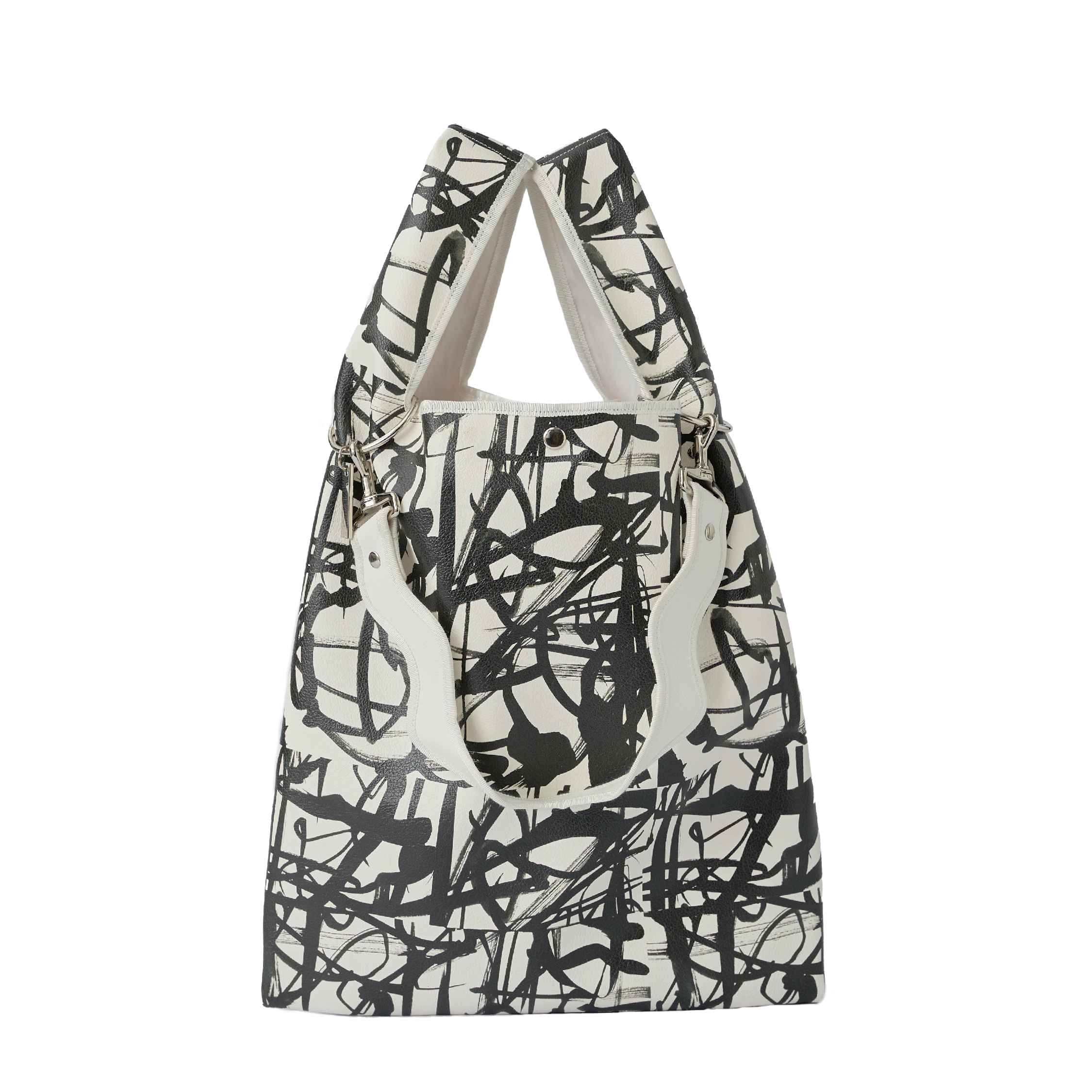 nori enomoto jeudi soir A4サイズ対応の2WAYショルダーバッグ。軽量かつ大容量で、通勤・通学やデイリーユースに最適。取り外し可能なショルダーベルトと、チャームが付けられるDカン付き。内ポケットあり。