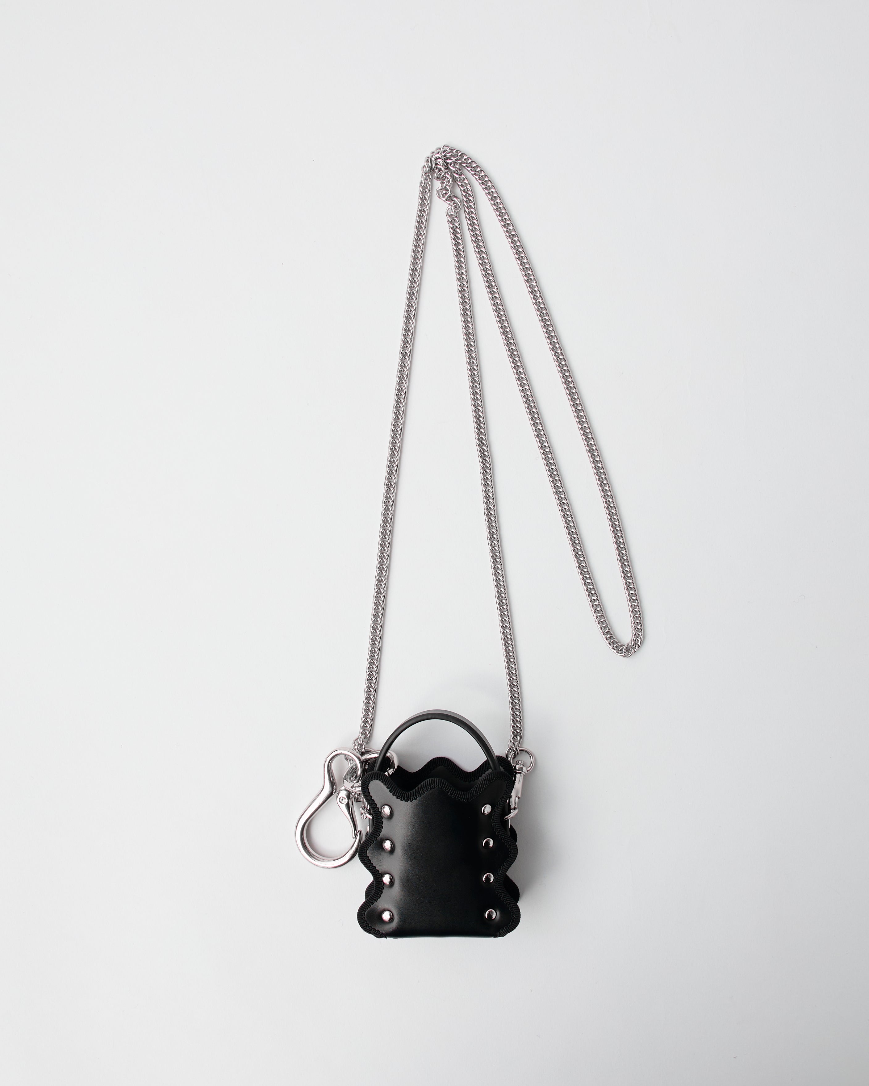 nori enomoto mardi matin pom 人気モデルmardi matinをミニチュア化したマイクロサイズの2WAYレザーバッグ。イヤホンやリップの収納も可能。付属のチェーンでクロスボディにも対応。