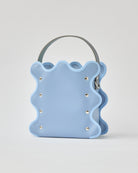 nori enomoto mardi matin チェーンストラップ付きのバケット型バッグ。350mlペットボトルが収まるマチあり。Dカン付きでチャームの取り付けも可能。和装や結婚式、フォーマルシーンにも対応。