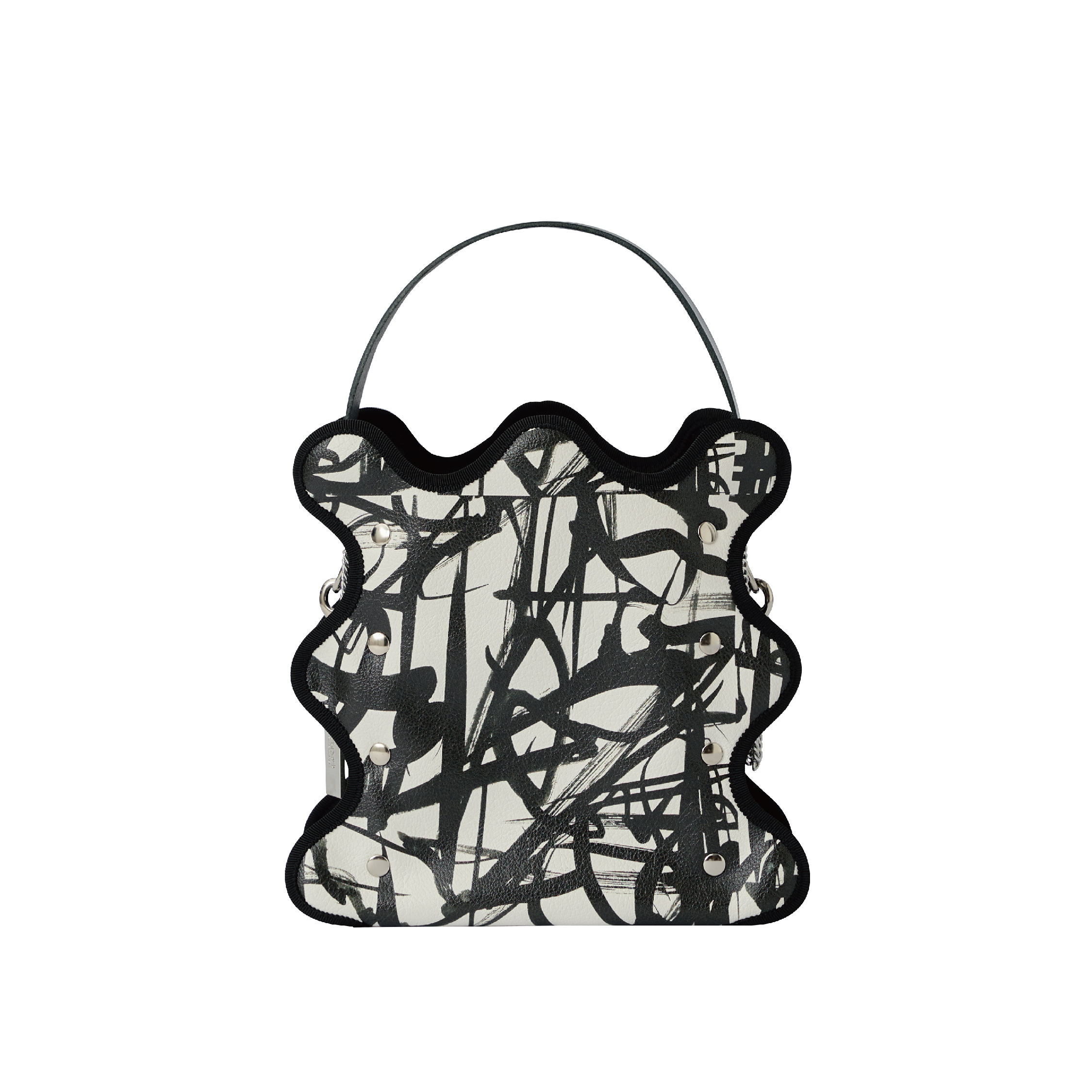 nori enomoto mardi matin チェーンストラップ付きのバケット型バッグ。350mlペットボトルが収まるマチあり。Dカン付きでチャームの取り付けも可能。和装や結婚式、フォーマルシーンにも対応。