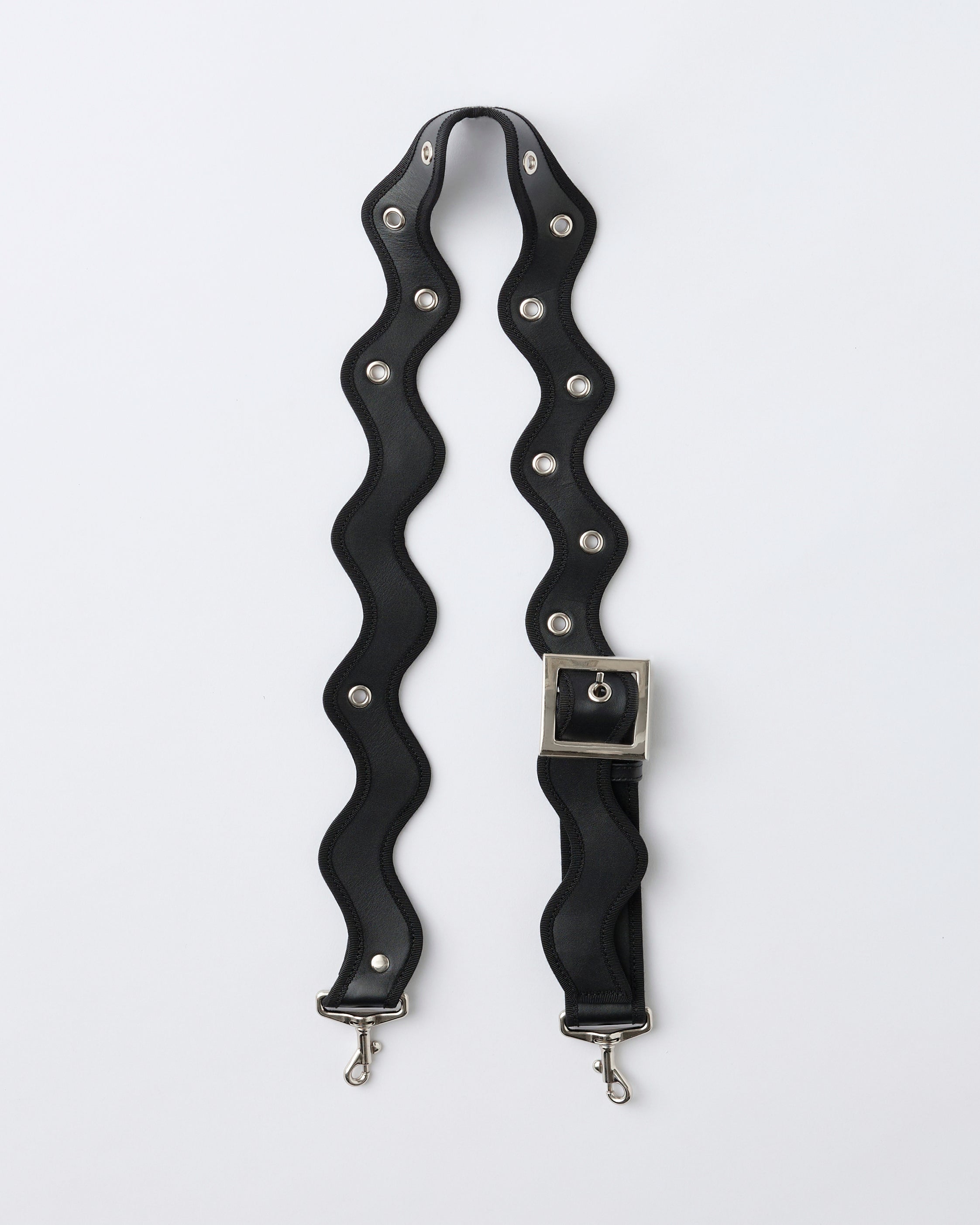 nori enomoto samedi soir 週軽量で大容量のビッグトートバッグ。本革ハンドルは取り外し可能で、荷物の多い週末のお出かけや旅行にぴったり。ユニセックスで使いやすい仕様。