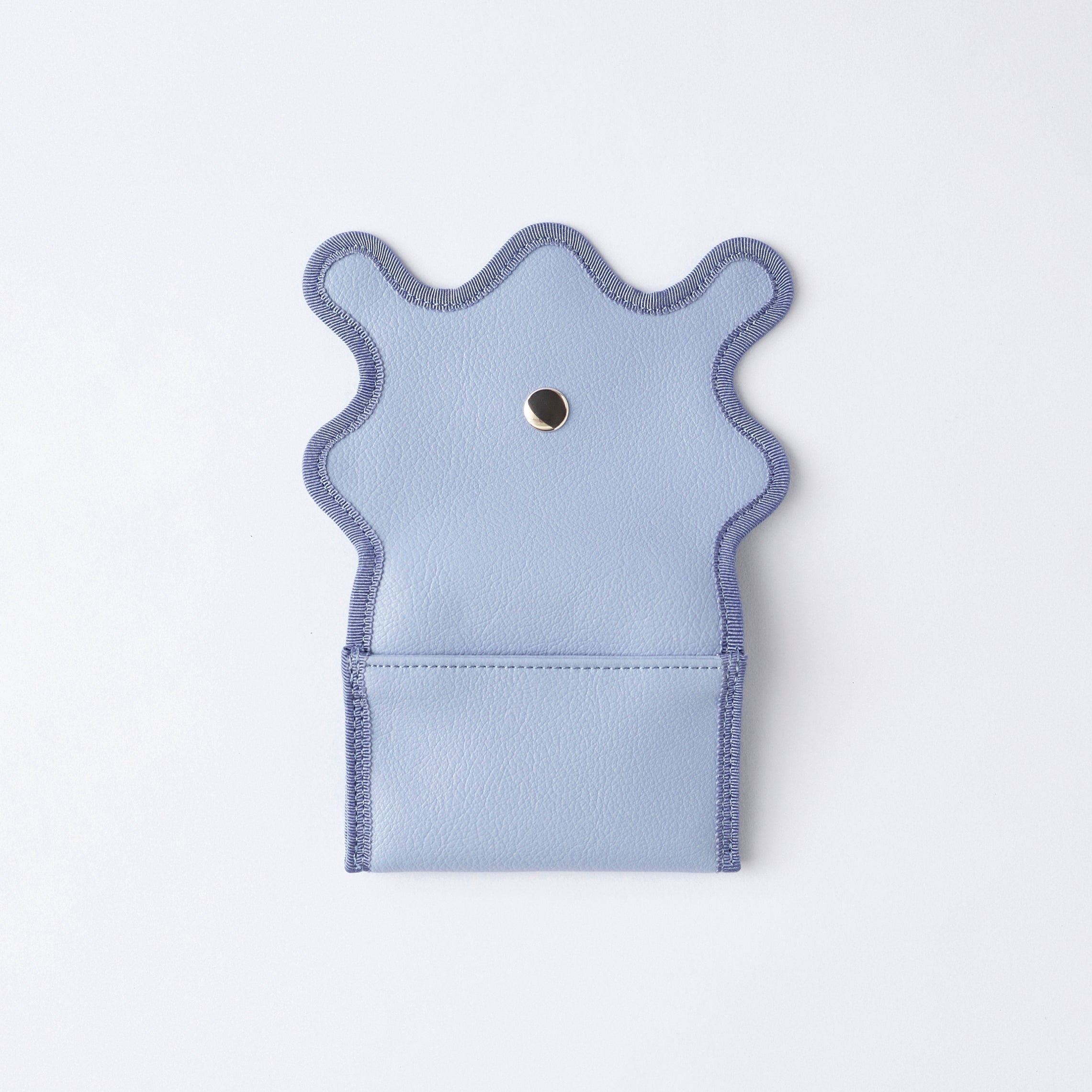 nori enomoto wave mini 定期や名刺、コインなどをすっきり収納できる多機能パスケース。日常使いに活躍し、ギフトにも最適なユニセックスデザイン。