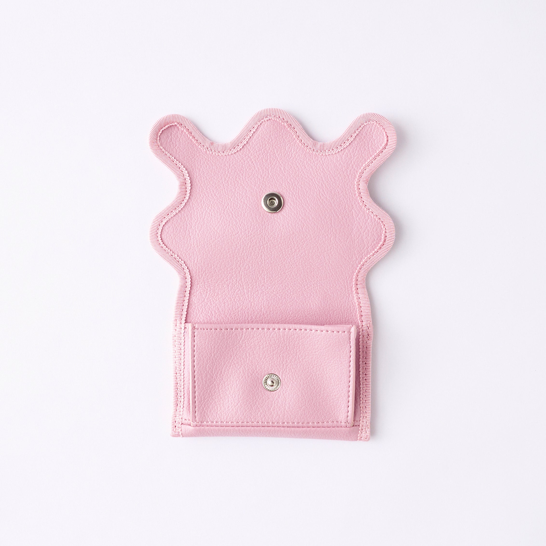 nori enomoto wave mini 定期や名刺、コインなどをすっきり収納できる多機能パスケース。日常使いに活躍し、ギフトにも最適なユニセックスデザイン。