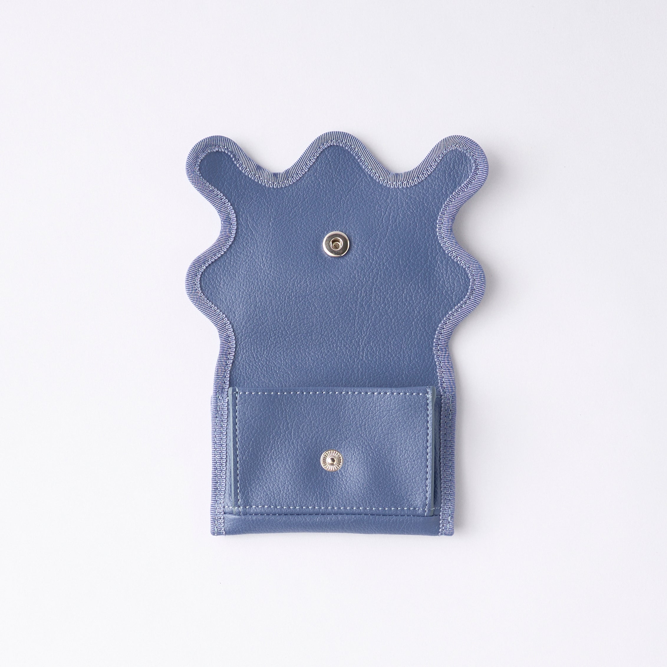 nori enomoto wave mini 定期や名刺、コインなどをすっきり収納できる多機能パスケース。日常使いに活躍し、ギフトにも最適なユニセックスデザイン。