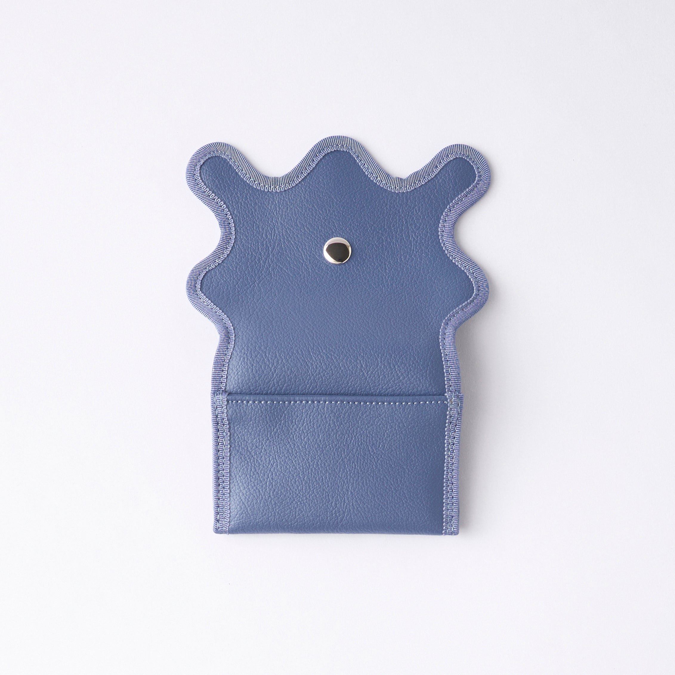 nori enomoto wave mini 定期や名刺、コインなどをすっきり収納できる多機能パスケース。日常使いに活躍し、ギフトにも最適なユニセックスデザイン。