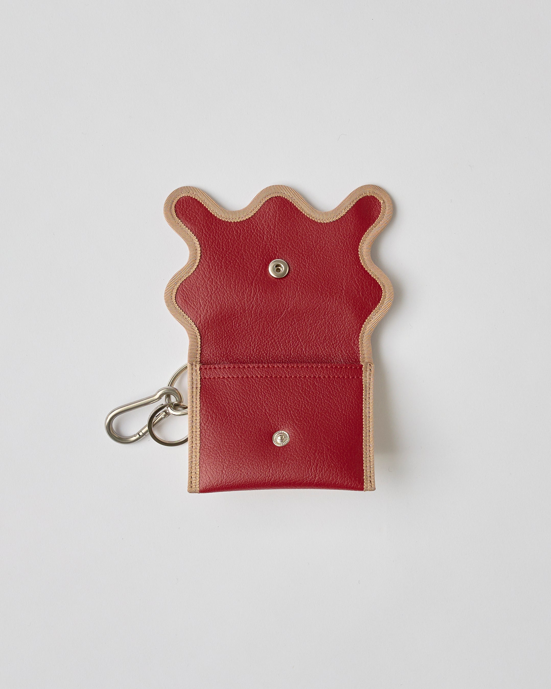 nori enomoto wave purse 2つのポケットとカラビナ付きの多機能パスケース。ギフトに最適なコンパクトなデザイン。ユニセックスでミニ財布としても活躍。