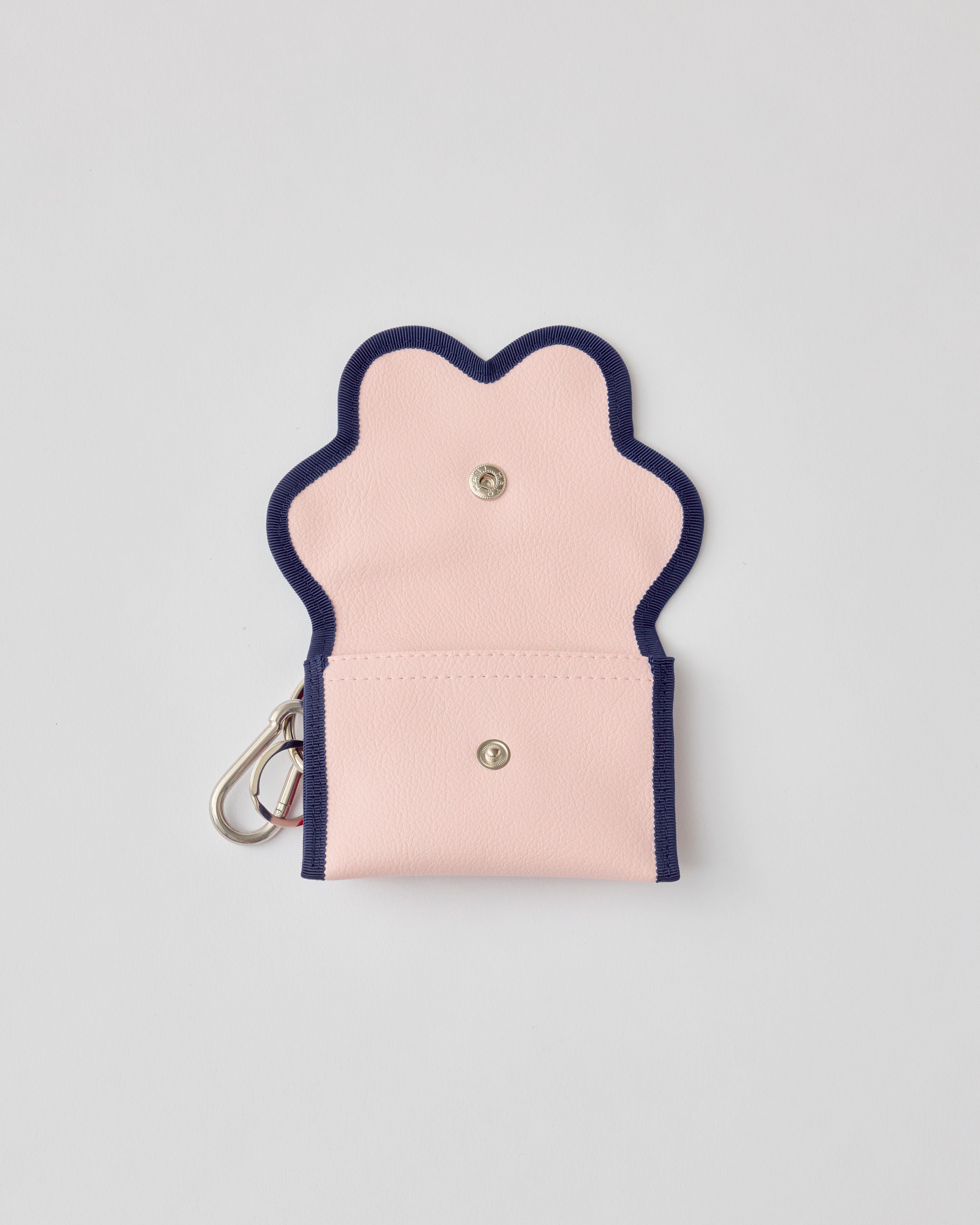 nori enomoto　wave purse　2つのポケットとカラビナ付きの多機能パスケース。ギフトに最適なコンパクトなデザイン。ユニセックスでミニ財布としても活躍。