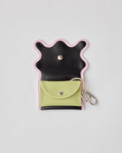 nori enomoto　wave purse　2つのポケットとカラビナ付きの多機能パスケース。ギフトに最適なコンパクトなデザイン。ユニセックスでミニ財布としても活躍。