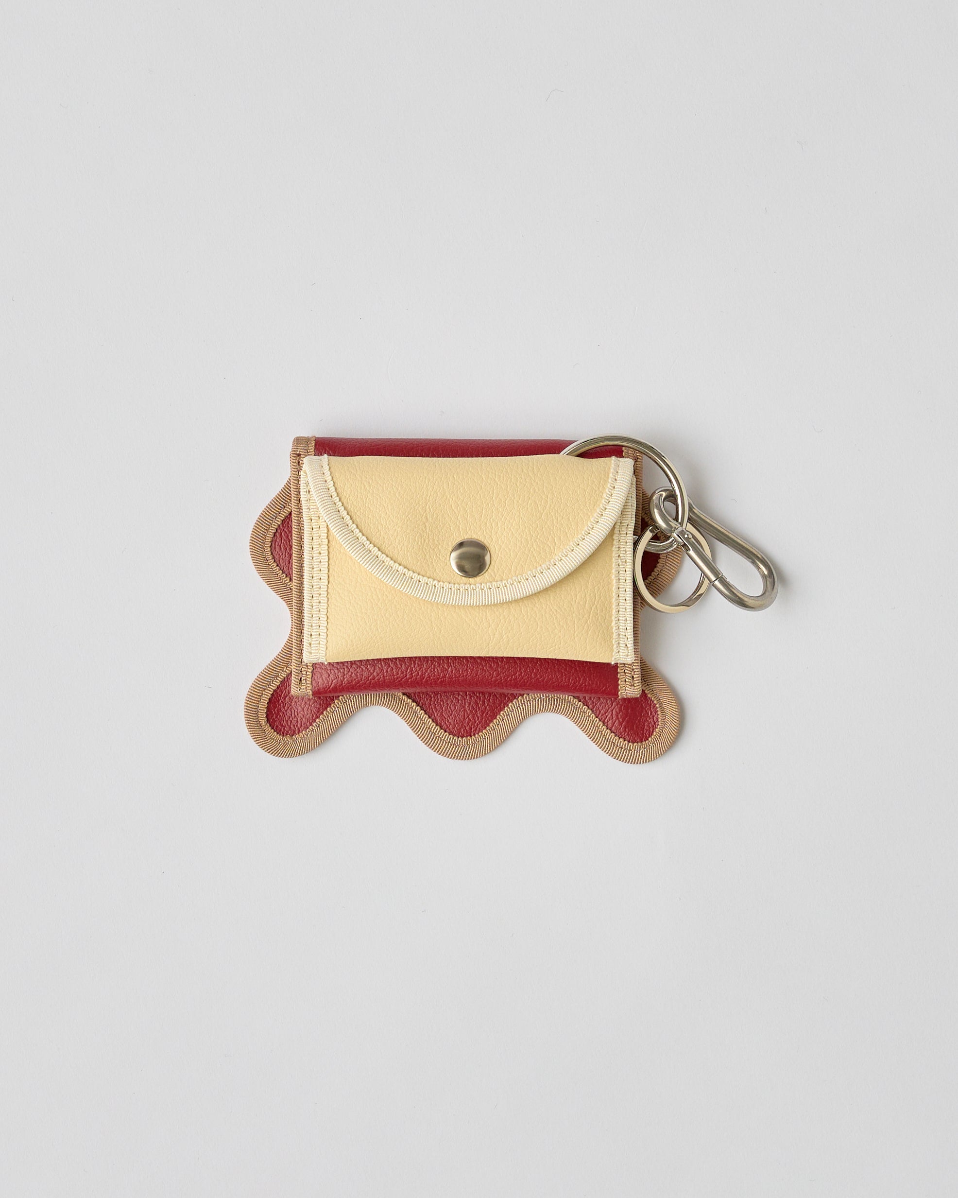 nori enomoto　wave purse　2つのポケットとカラビナ付きの多機能パスケース。ギフトに最適なコンパクトなデザイン。ユニセックスでミニ財布としても活躍。