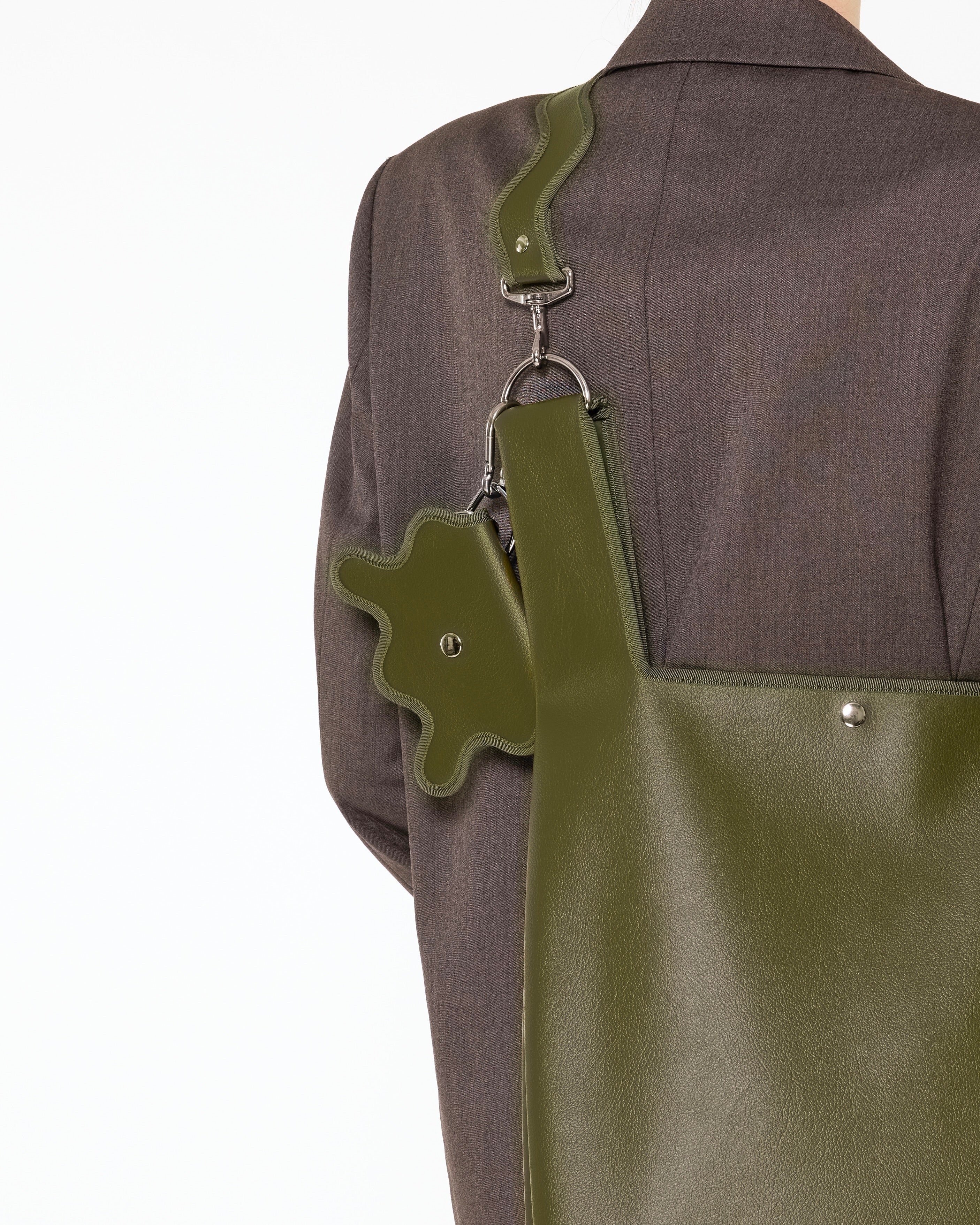 nori enomoto　wave purse　2つのポケットとカラビナ付きの多機能パスケース。ギフトに最適なコンパクトなデザイン。ユニセックスでミニ財布としても活躍。