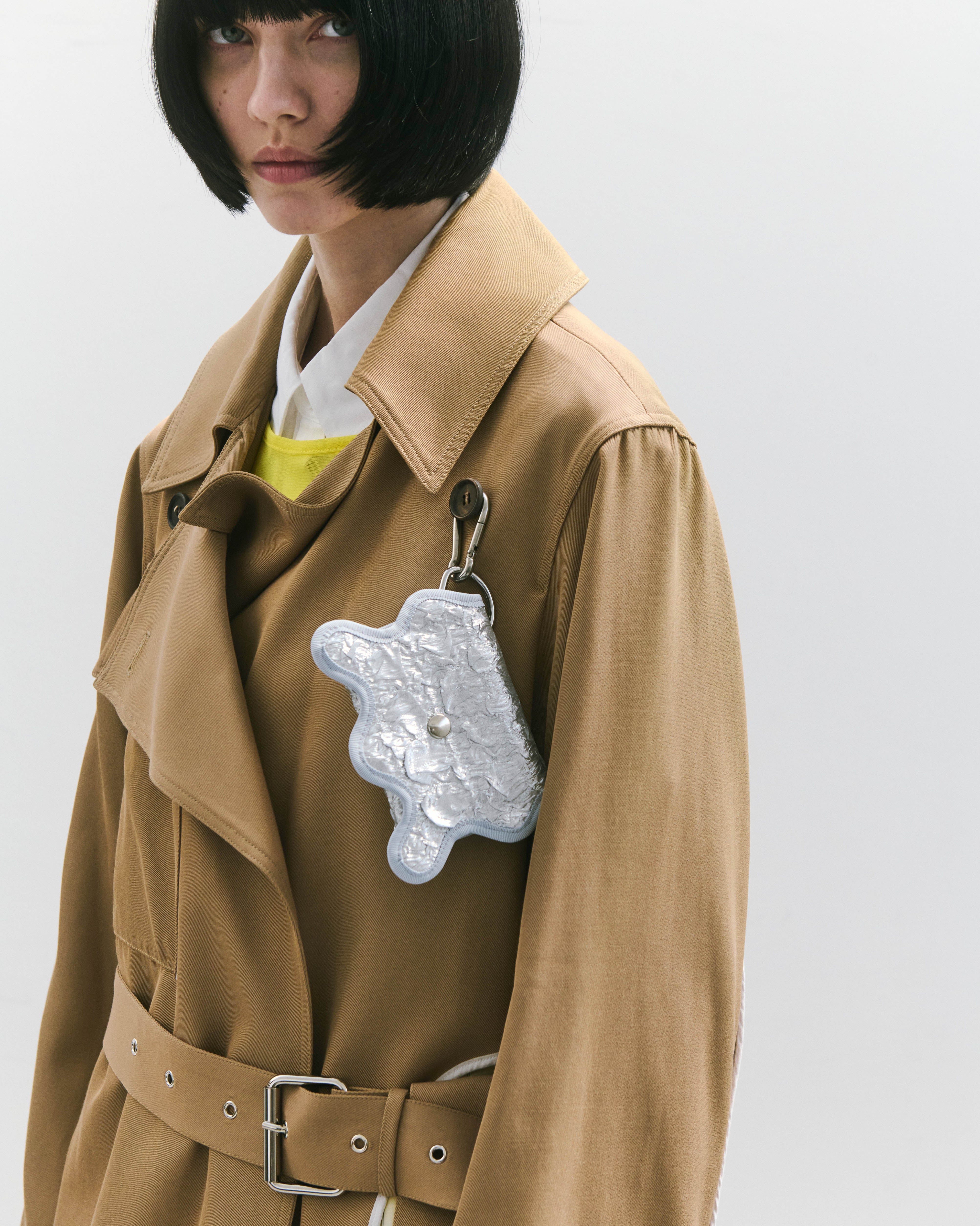 nori enomoto　wave purse　2つのポケットとカラビナ付きの多機能パスケース。ギフトに最適なコンパクトなデザイン。ユニセックスでミニ財布としても活躍。