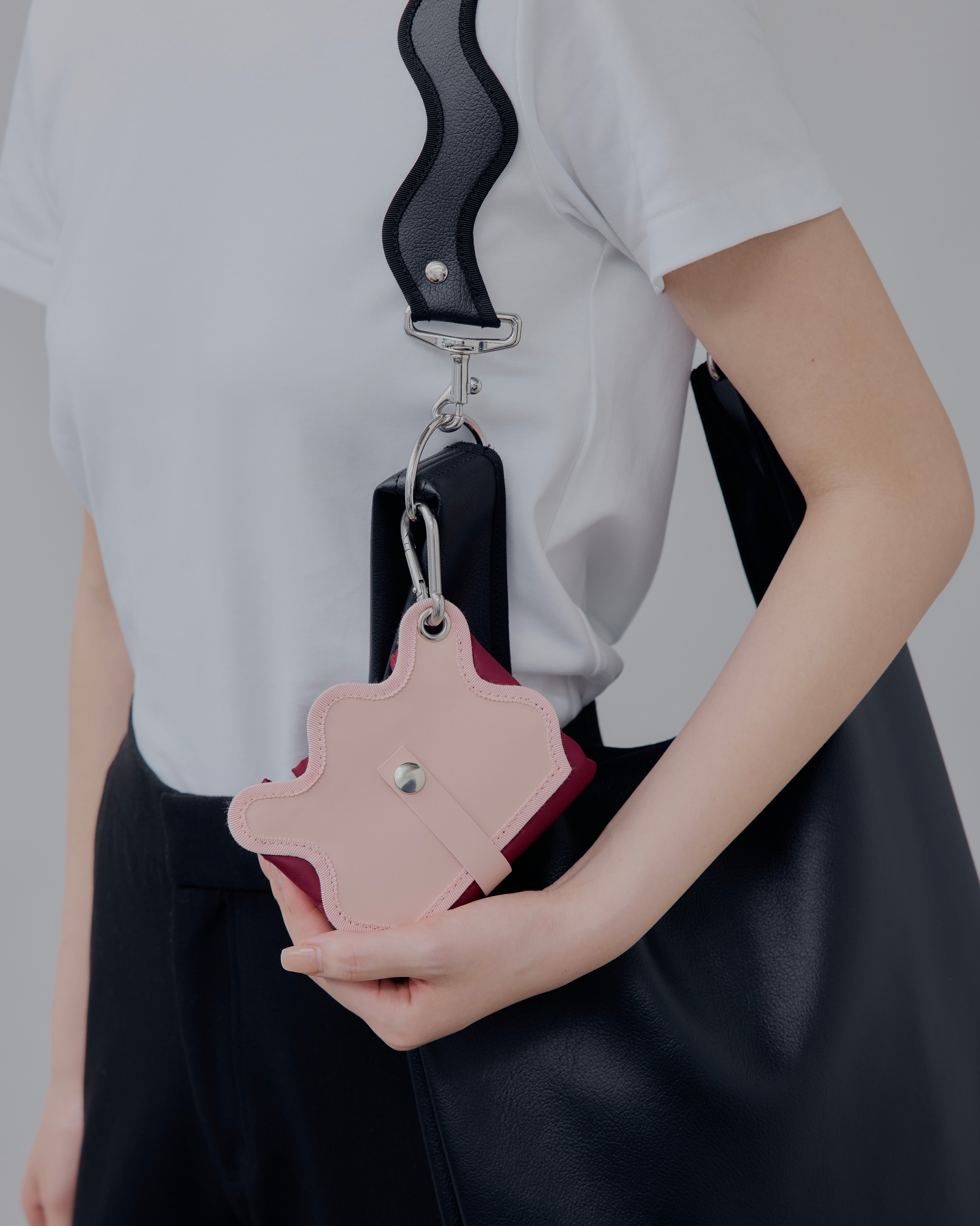 wave foldable bag / bordeaux × powder pink – nori enomoto