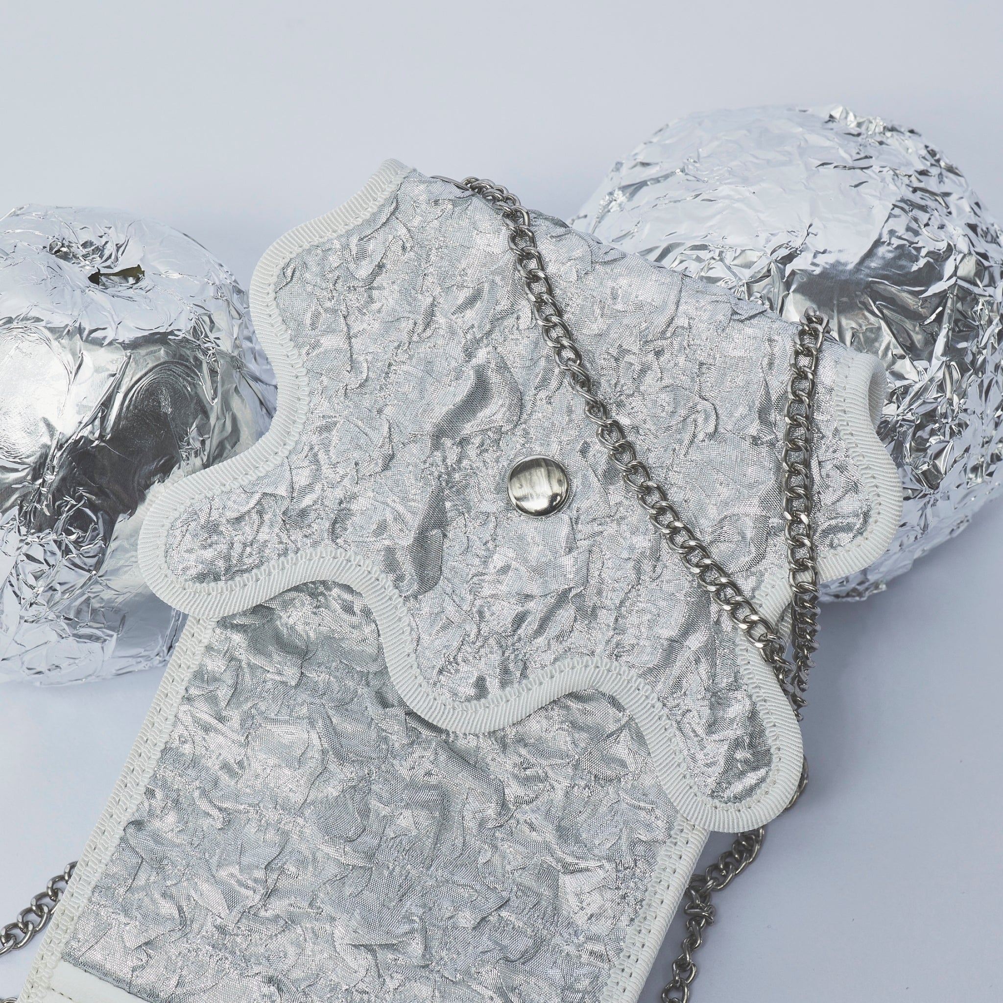 wave iphone folder / silver – nori enomoto