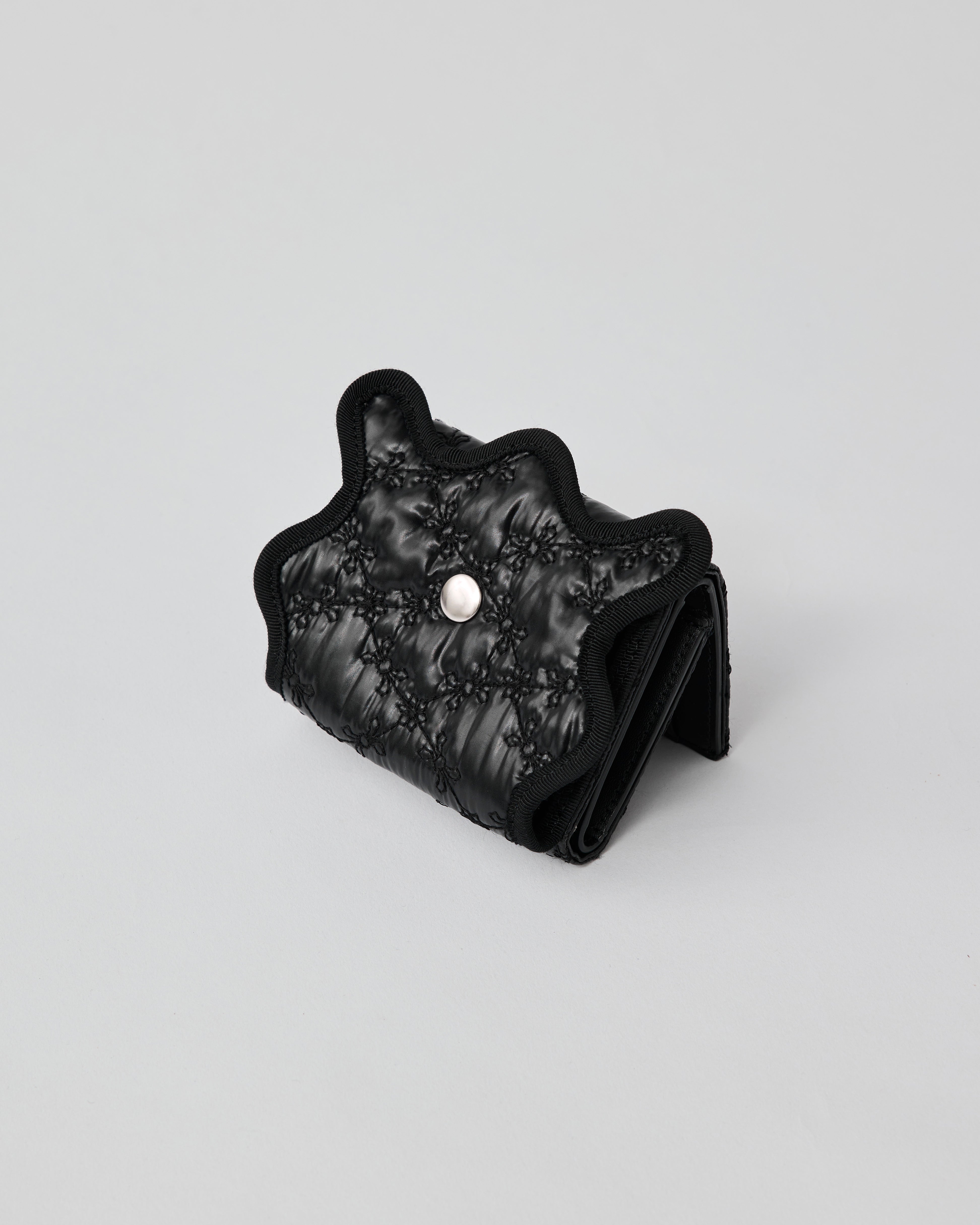 wave trifold wallet / black – nori enomoto